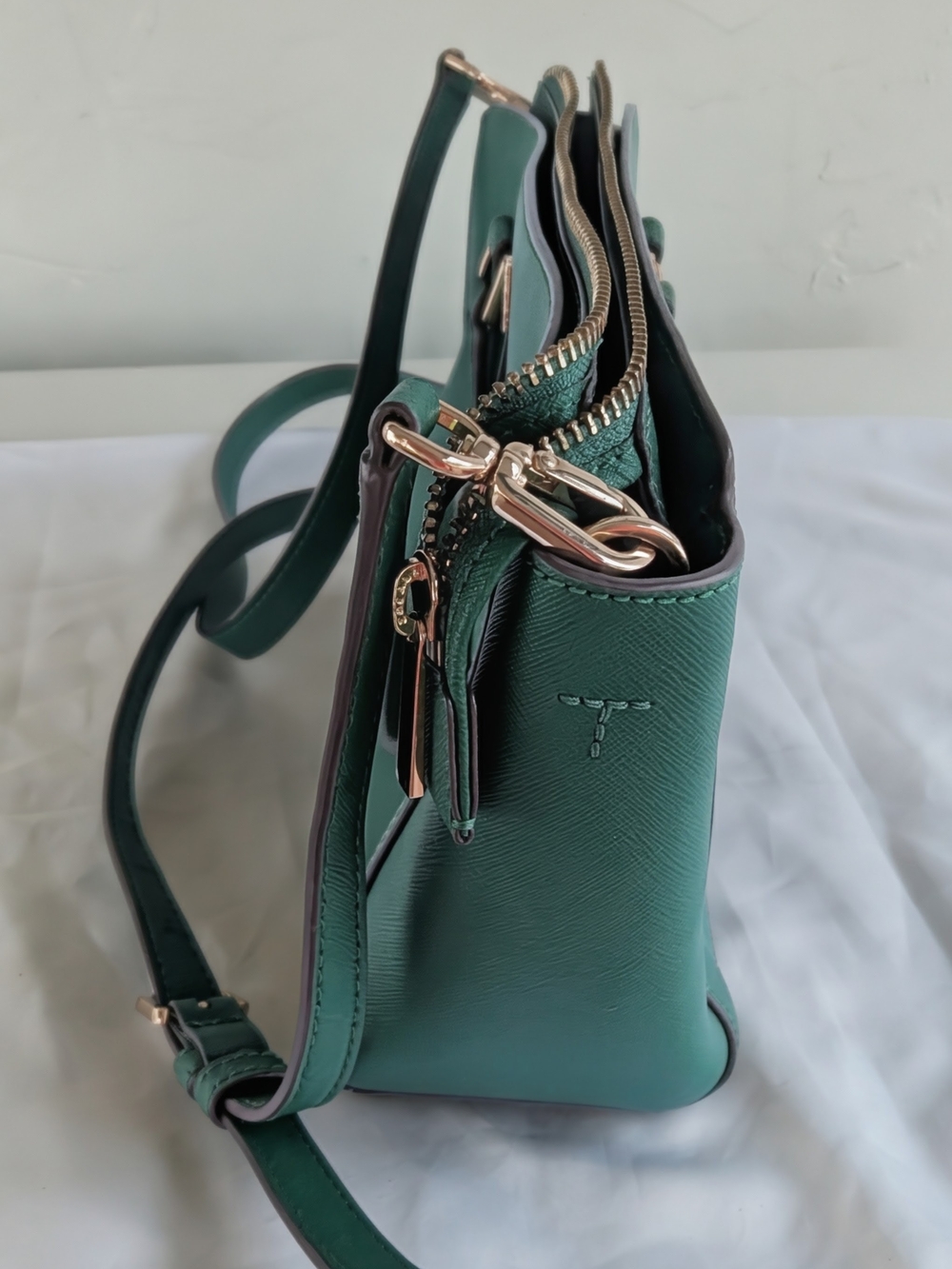 Tory Burch Deep Green Saffiano Satchel with Gold Logo - Picture 5 of 6